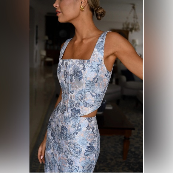 YLLW The Label Blue Floral Corset Top & Miniskirt// Size Large - Picture 11 of 11